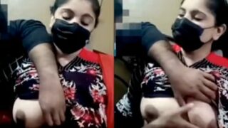 चेकअप के बहाने डॉक्टर ने दबाए खूबसूरत मैडम के बड़े बड़े बूब