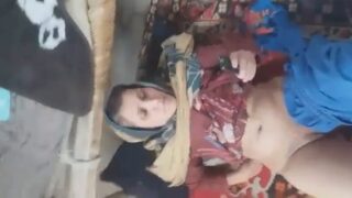 देसी अफ्घानी आंटी ने लंड चूस के बुर में लिया